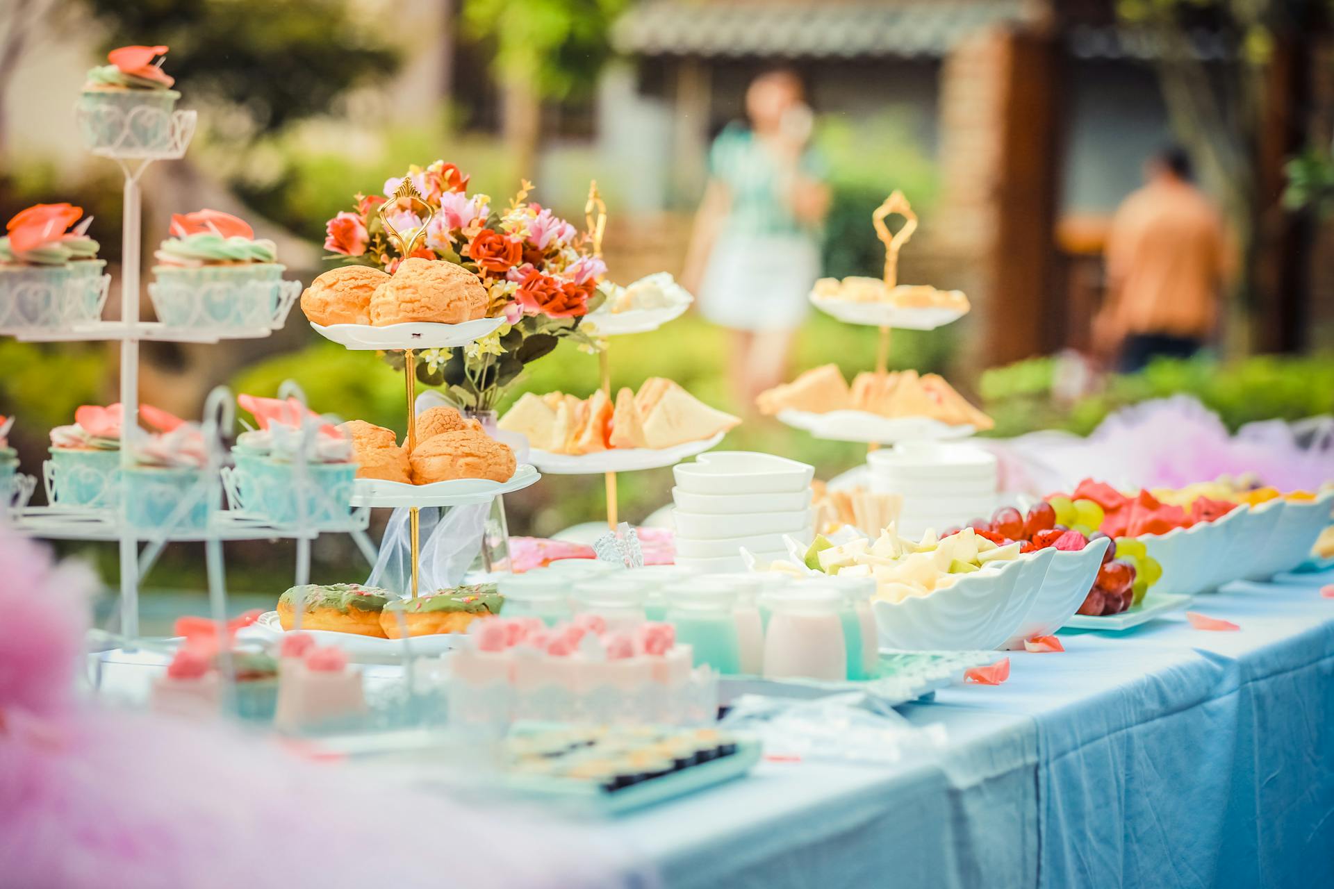Elegant outdoor reception table setup